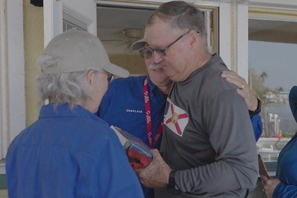 Billy Graham Chaplains Share Bible with Man