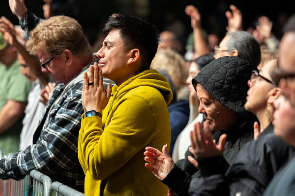 Men Praying Men Praying