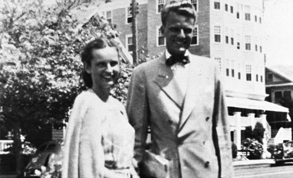 Billy and Ruth Bell Graham at Wheaton College